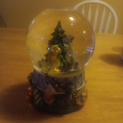 Disney Lady And Tramp Snowglobe