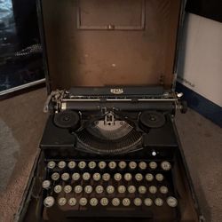 1930’s Royal Typewriter