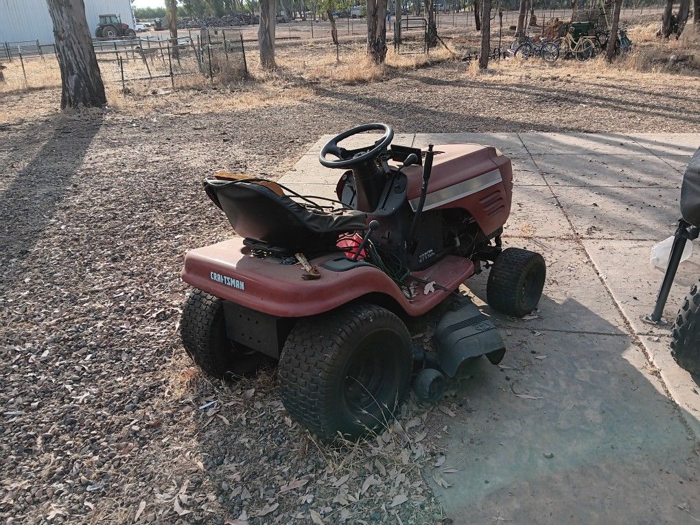 Good Riding Lawn Mower 42" Mow Deck