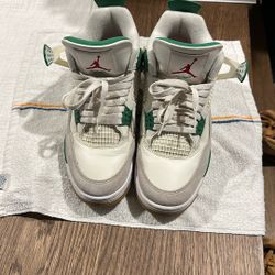 Jordan 4 SB 