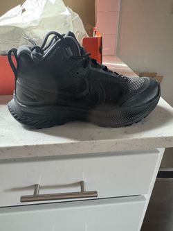 Men’s Nike work shoes
