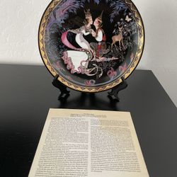 Premier Plate in The Love Story of Siam Collector Plate