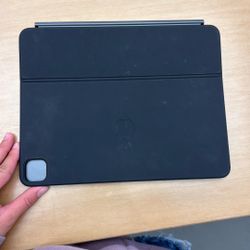 iPad Pro 13- Inch Magic Keyboard