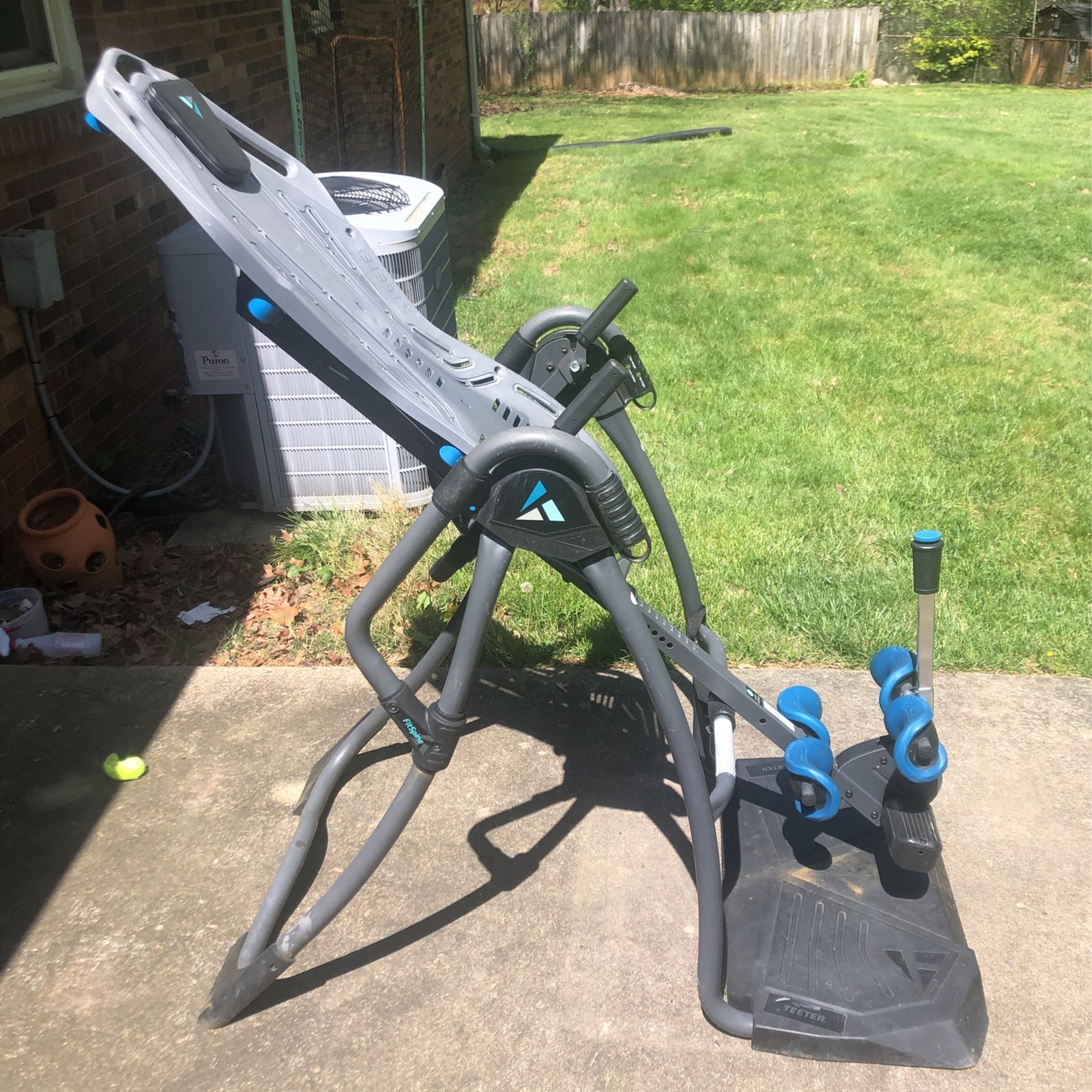 Teeter totter Inversion Table