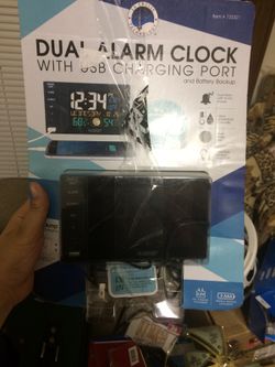 Dual Alarm Clock with USB charging port