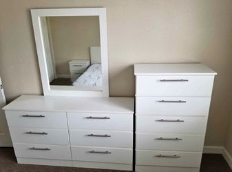 Dresser whit mirror and chest - Cómoda con espejo y Gavetero