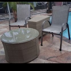 4pc Outdoor indoor chairs end table coffee table set pool deck spa balcony patio garden porch