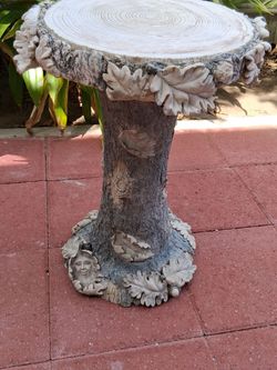 Innovation Oak Leaf  pedestal