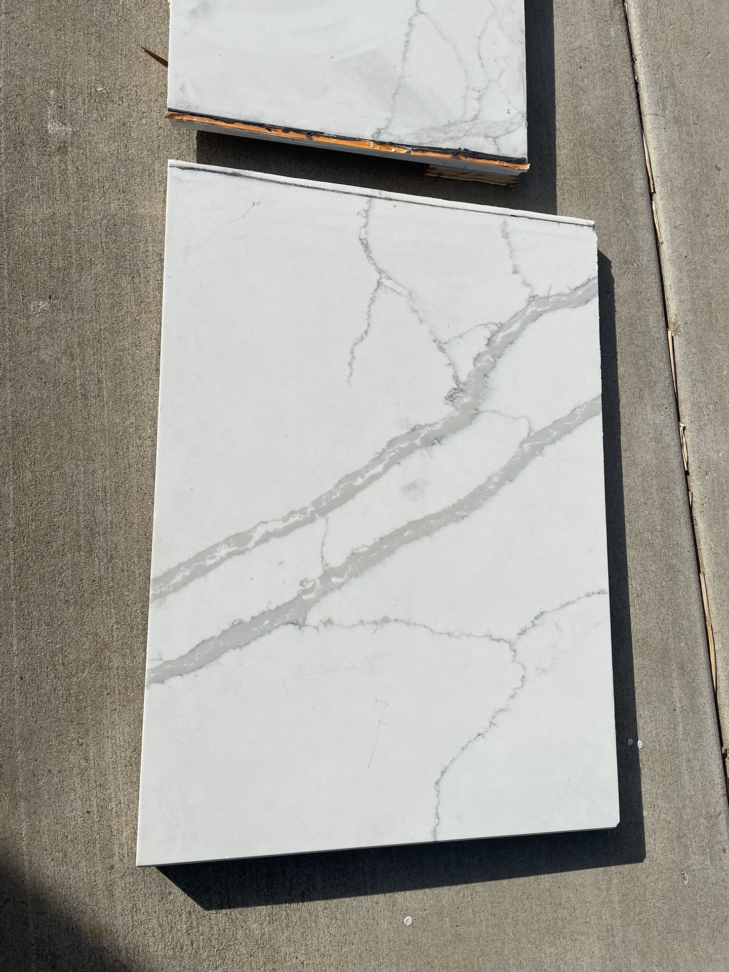Marble Style Manufactured Stone Countertop Pieces