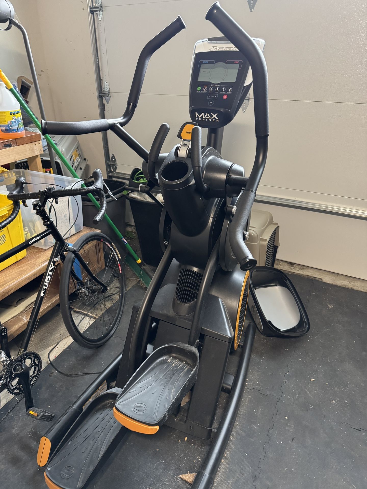 Elliptical Machine -Octane Fitness Max Trainer