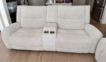 Jerome’s Windsor Reclining Loveseat w/Console