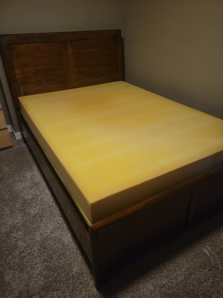 Bed Frame W/ Box Spring - Full size Bed