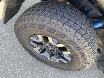 Solamente Un Rin Y Llanta 265/70 R16 OEM Toyota Tacoma4x4 TRD  Bajo Millage No Patches