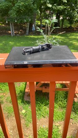 2-DVD Sony Compact CD/DVD Video Player Model DVP-SR200P