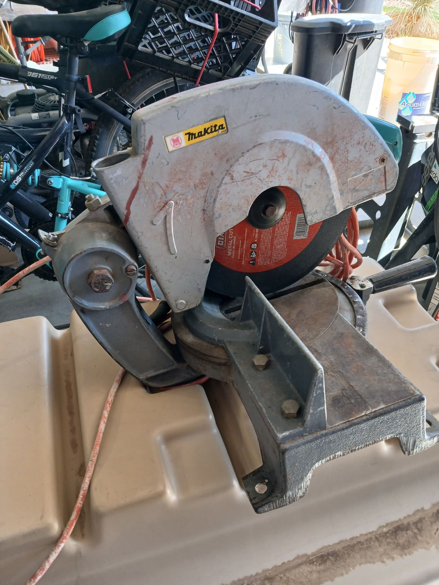 Makita 2401B 255mm Heavy Duty Miter