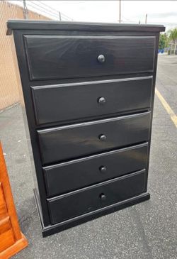 Five drawers dresser