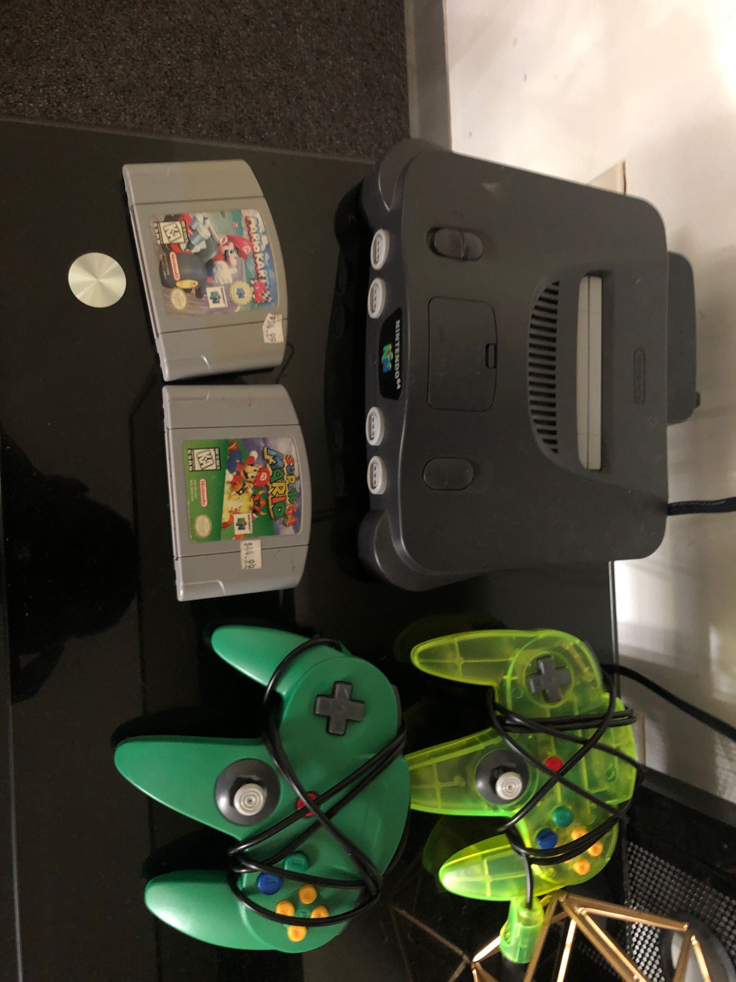 Nintendo 64 2 games 2 controllers