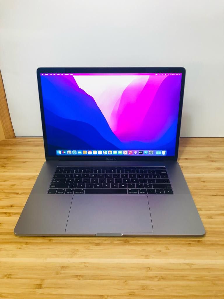 Rare Space Grey Apple MacBook Pro 15” i9 Processor/32GB RAM/500GB Storage with Touch Bar/ID Laptop Warranty Included NOW FINANCING