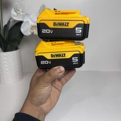Dewalt (2) 5Ah battery 