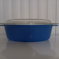 Pyrex. HORIZON BLUE Oval Casserole With Lid