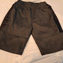 Men's Shorts Size Medium Rebel