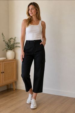 Liverpool Los Angeles Cargo Crop Straight Pants Black Size 6/28 NWT