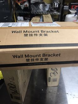 Wall mount bracket full motion