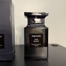  Tom Ford Oud Wood - Men’s Fragrance Full Size - New Unused - Good Condition