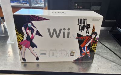 Original Wii in Box Just Dance 4 Edition