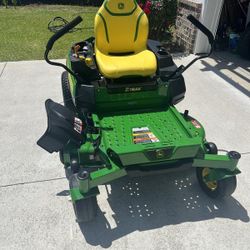 Brand New John Deere Z320M ZTrak 42-in 21.5 -HP V-twin Gas Zero turn Riding Lawn Mower