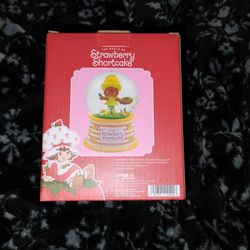 Strawberry Shortcake Orange Blossom Snow globe New In Box