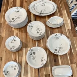Noritake Rosamor 60-piece China Set