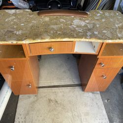 Nail Table 150