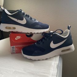 Nike Air Max, Size: 5Y