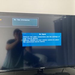 Samsung TV 40 - NOT SMART TV