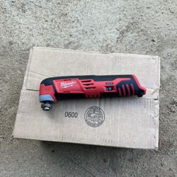 Milwaukee M12 Multitool