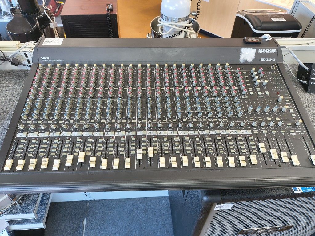 Mackie Sr24-4 Mixing Console