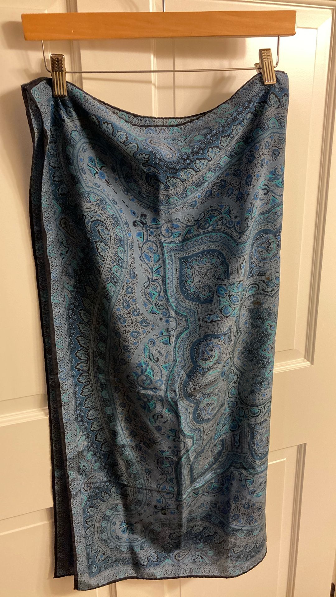 Fattorsetta Designer Scarf 100% Silk Like New