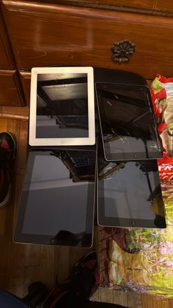 iPad 2009 lot of 4