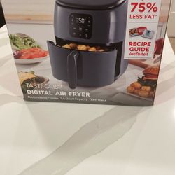Dash Compact Air Fryer – Like New
