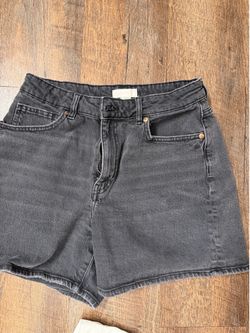 H and m shorts