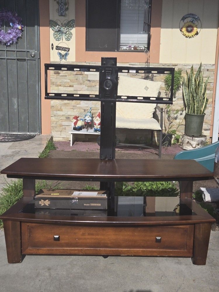 TV Stand With Drawer