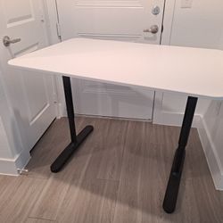 BEKANT Desk / Top & Frame