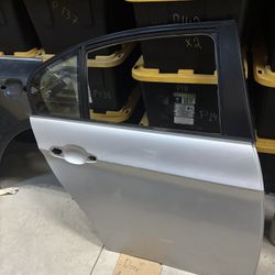 2006-2011 Bmw E90 328i Right Rear Door 