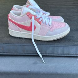 Pink Valentine’s Day Dunks
