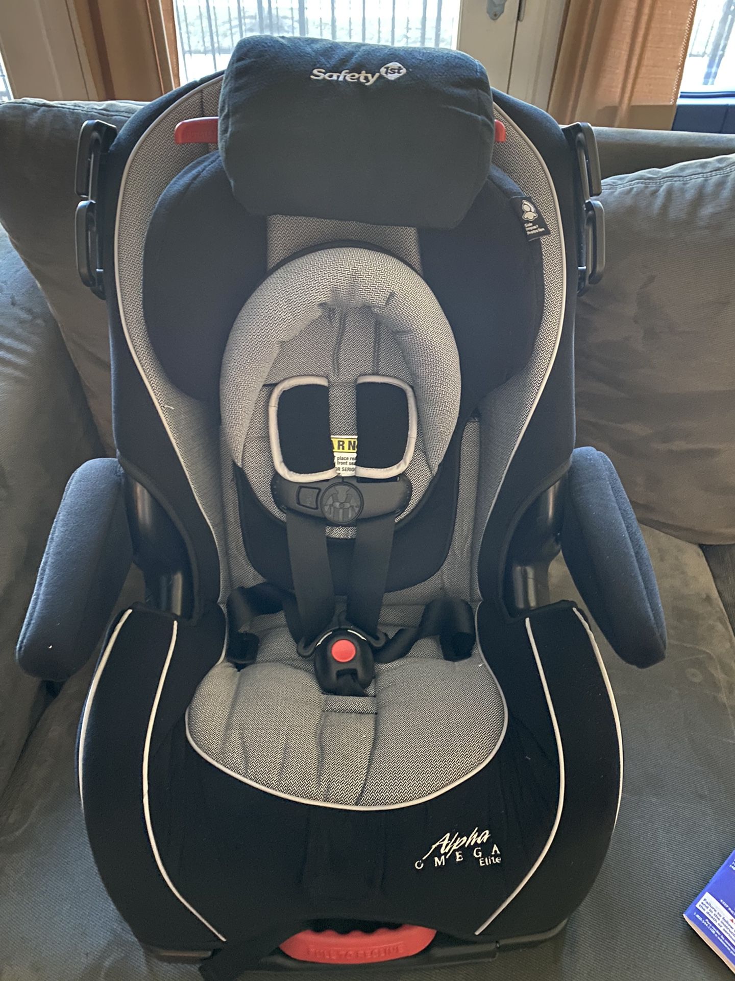 Alpha Omega 3-in-1 Child Safety Seat