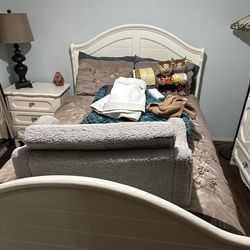 Full size bedroom set