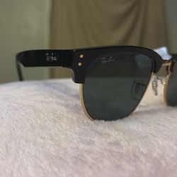 Ray-Ban Sunglasses 