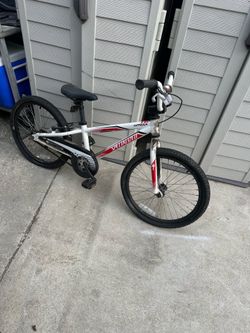 Specialized bicycle  Hot rock Aluminum frame Very good condition Come check it out