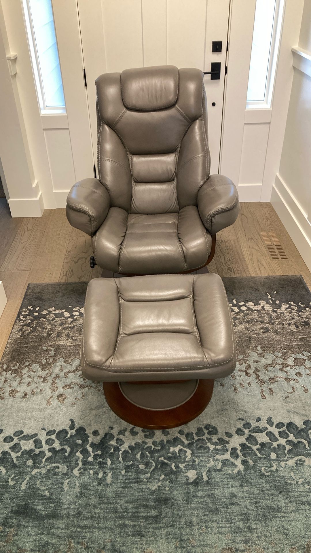 Leather Recliner With Ottoman